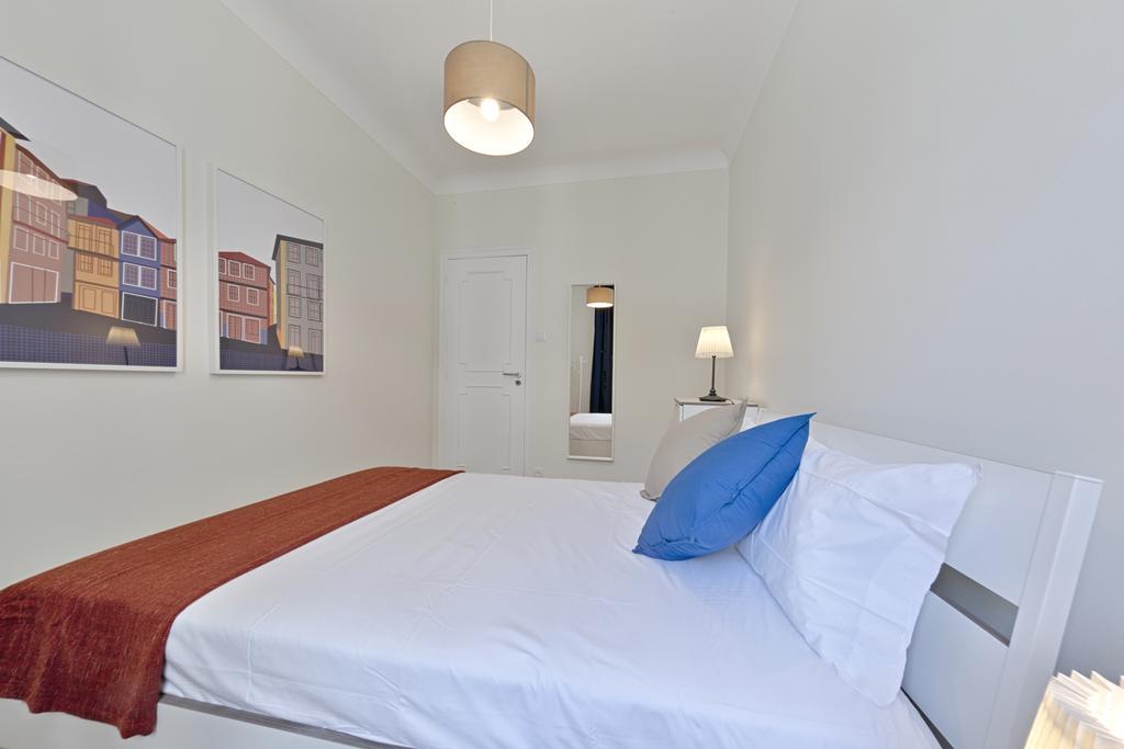 Sleep In Centre Apartment Порто Екстериор снимка